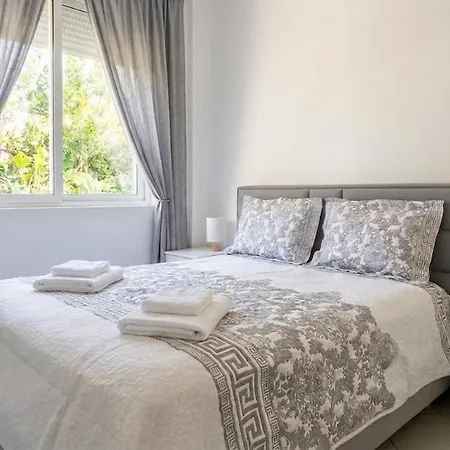 Appartement Kombinat Corner 8 *